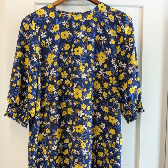 **Ann Taylor Floral Dress – Size M** - Picture 1 of 7